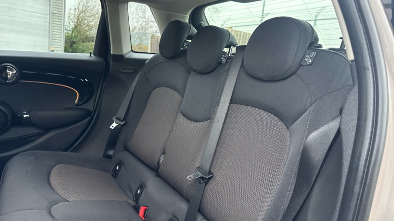 MINI Hatchback 1.5 Cooper Classic Premium Plus 5dr Auto Petrol Hatchback